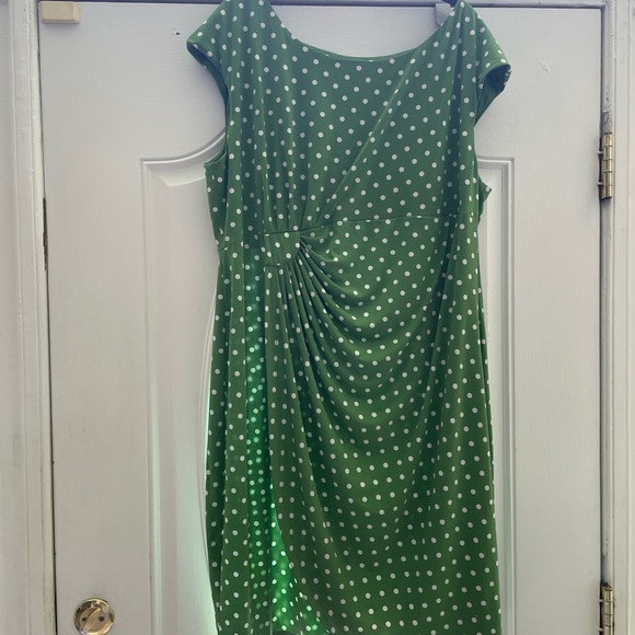 Monroe & Main Dresses & Skirts - Monroe & Main Green Polka Dot Ruched Sheath